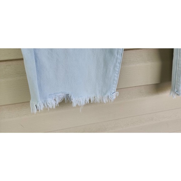 American Eagle Light Was Wide Leg Crop Jeans With Raw Frayed Hemline Size 4 - Picture 5 of 9